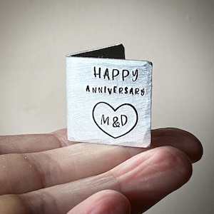PERSONNALISÉ 1er 2ème 5ème souvenir de carte d'anniversaire de mariage. Très petite miniature mignonne estampée à la main 10e cadeau traditionnel personnalisé
