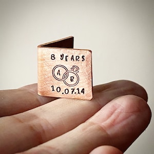 Cartão de lembrança de aniversário de casamento de bronze tradicional PERSONALIZADO 8º 19º aniversário. Miniatura extra pequena com iniciais e data carimbadas à mão