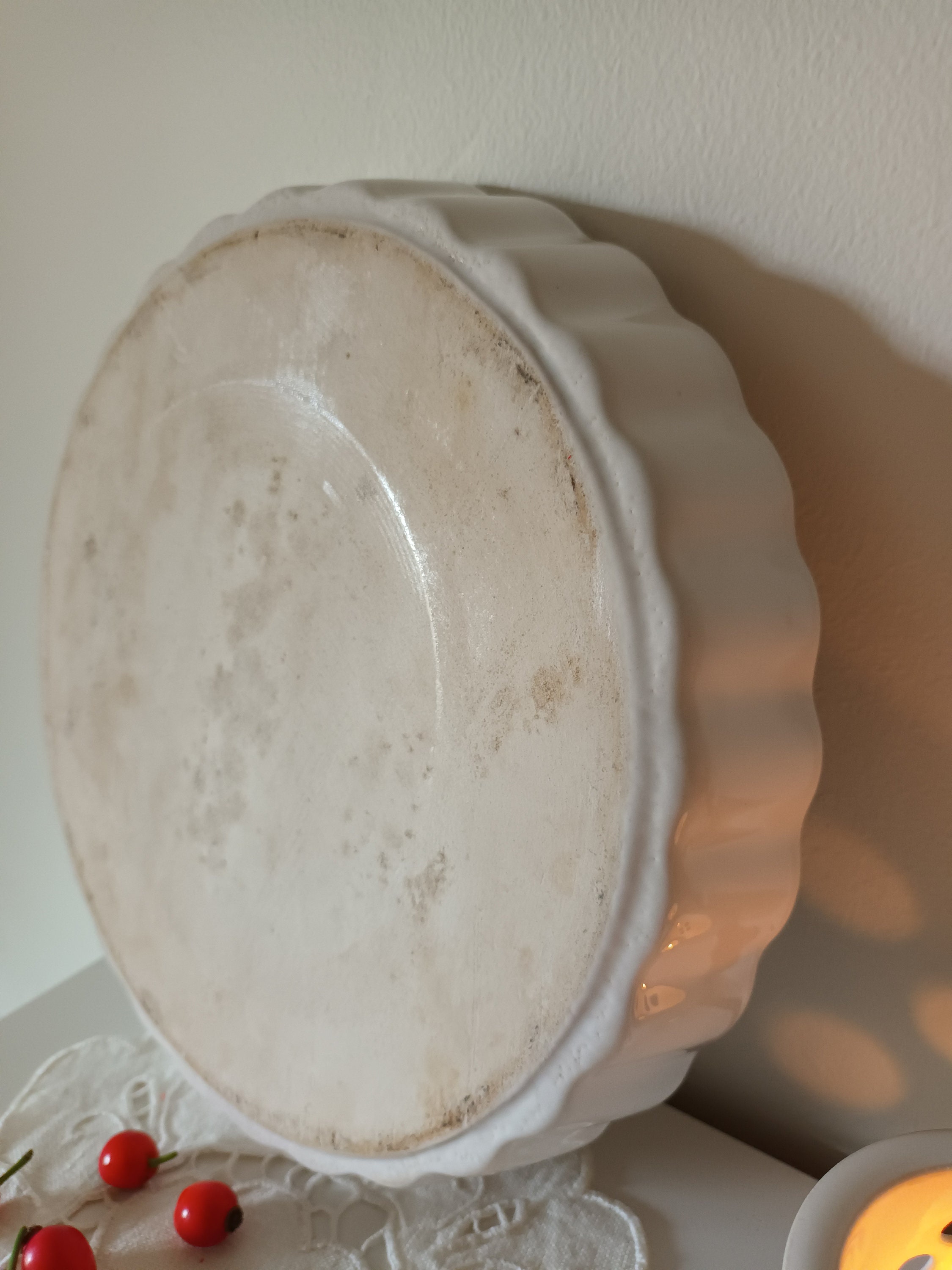 Vintage Pie Form Ceramic Form With Pictures of Apples and a Apple Pie ...