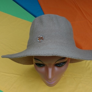 H6 - City Hat Tan Krone Glas