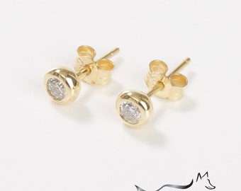 Chubbie Diamond Ear Studs Ttl 0.20pts, 18ct gold by John Fox