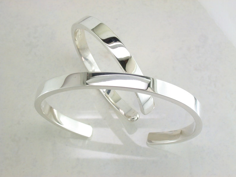 HALF PRICE Lady's 6.4mm Silver Bangle. image 3