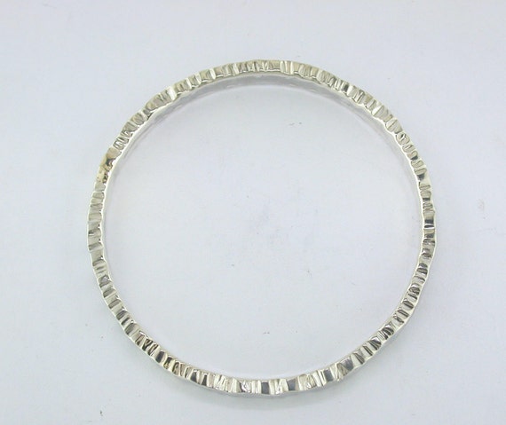 cadeau voor haar massief zilveren getextureerde bangle Sterling zilveren armband handgemaakt in Schotland Sieraden Armbanden Bangles 