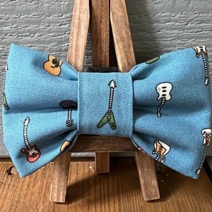 Guitar Dog Bow Tie: Music Notes Pet Bowtie