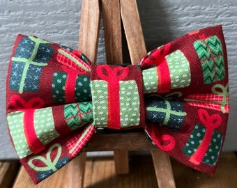 Christmas Gifts Dog Bow Tie, holiday dog bow tie, winter dog bow ties, seasonal dog bow ties