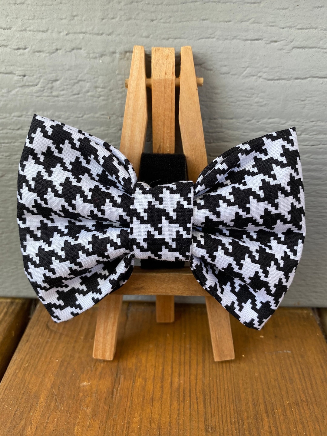 dogtooth bow tie