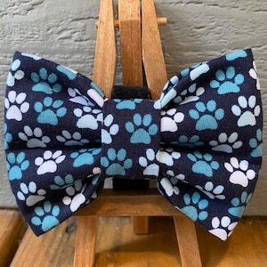 Blue Paw Print Dog Bow Tie, novelty dog bow ties, cute dog bow ties, pet bow ties, Baylors bow ties