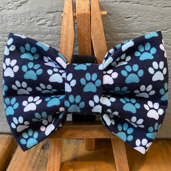 Blue Paw Print Dog Bow Tie, novelty dog bow ties, cute dog bow ties, pet bow ties, Baylors bow ties