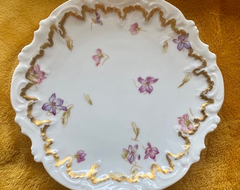 Vintage/Antique Elite Limoges France Plate, White, Gold, Floral, Scalloped