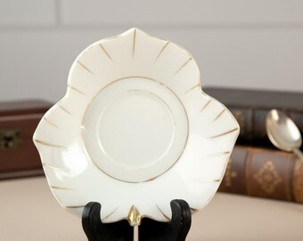 Vintage Inarco leaf shaped demitasse saucer