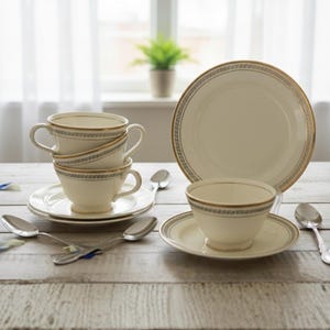 Taza y platillo vintage con llave griega de Homer Laughlin, tres juegos, cada uno vendido individualmente