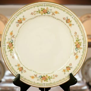 Vintage Noritake Ivory China Homage pattern dinner plate