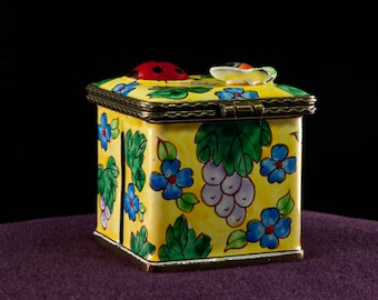 Vintage Kelvin Chen #3355 Enameled Stamp Dispenser 1.75 inch Cube with 3D Butterfly and Ladybug
