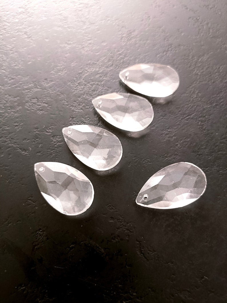 5 faceted glass drops 22mm or 28mm clear, prism Catches sun rays image 4