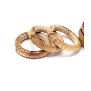 Anneau en bois d'olivier naturel artisanal fait main diam. ~50mm à l'unité et en lot de 4