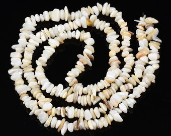 Beige freshwater shell beads, chip shape - DIY summer jewelry making - Pack of 100 beads or 1 strand of 80cm