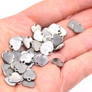 50 Breloques Coeur Argentées Anciennes - Alliage Sans Plomb, à Coller, 16x8x1mm