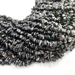1 string of ~80cm of black obsidian chip beads