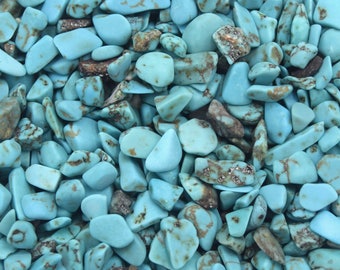 90 g winzige ungebohrte Türkissplitter, 2~8x2~4 mm kleine türkisfarbene Steine, Kristallsteinkiesel,