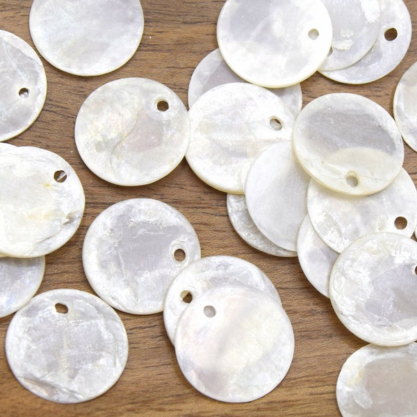 Pendentif nacre coquillage naturel Ø15 mm blanc fin, breloque nacre rond plate blanc  / lot de 10/20/30/40/50 unités