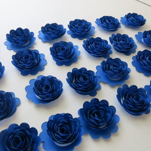 Koningsblauwe papieren bloemen set van 24, 1,5 inch rozen voor bruiloft tafelverstrooiing - 3D-confetti-ideeën als middelpunt, bulkprijzen losse bloemsierkunst