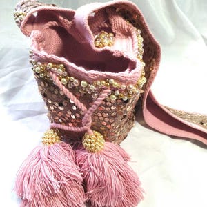 Hand Embroider Wayuu Bag in  Pink Medium