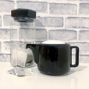 Black & White 2-Cup Teapot Contemporary Style / Vintage MCM Black and White Teapot / Contemporary Small Teapot For Tea Lovers / Tea For Two