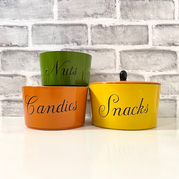Snack~Candies~Nuts Lacquered Nesting Snack Bowls w/ Lid / Retro Tri Colour Nesting Treat Bowls w/ Lid / Yellow, Orange & Green Snack Bowls