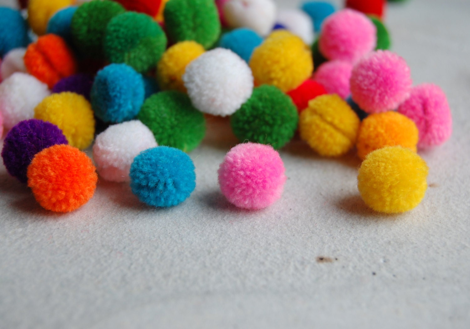 50 PCS X Mini Pom Poms Handmade DIY in Mixed Colors 