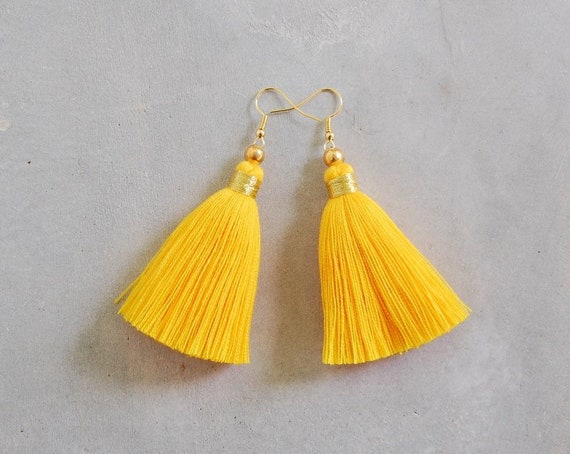 Boucles D'oreilles Percées Pompons En Perles De Verre Jaune Pâle Nacré - Modèle J315 Occasion