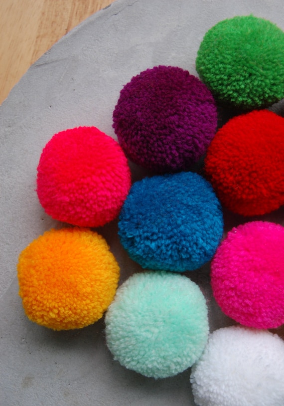15 PCS x Large Round & Fluffy Pom Poms Handmade DIY Craft Supply (2