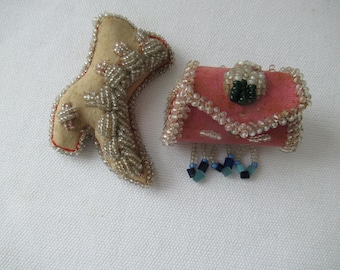 Thimble purse and pincushion boot. North American Ojibwa beadwork. ca 1920s