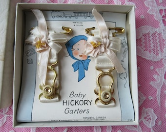 Silk flower garter set in original box. ca 1930s.