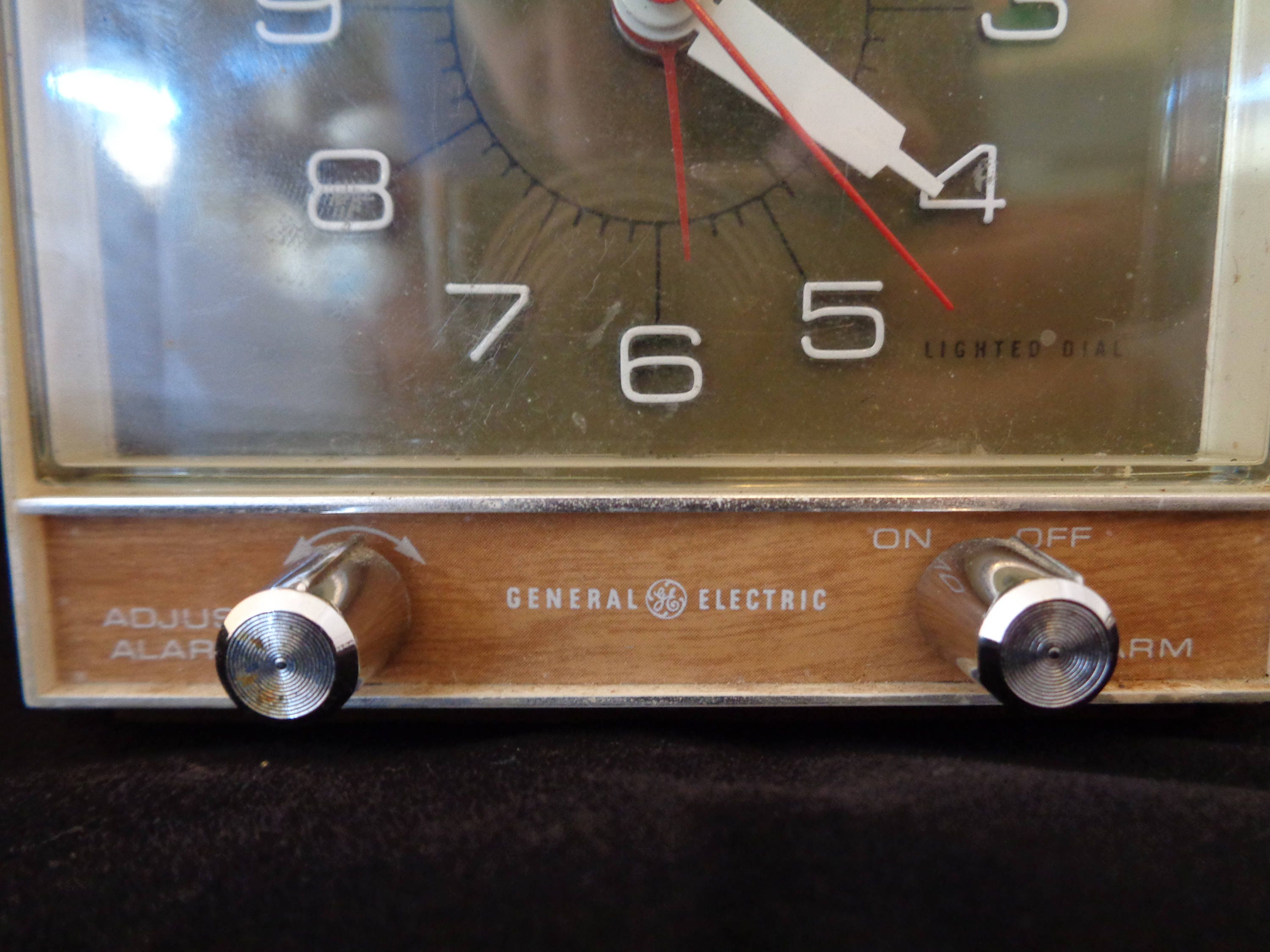 Vintage GE Adjust Alarm clock, model 7345K working condition 4'' x