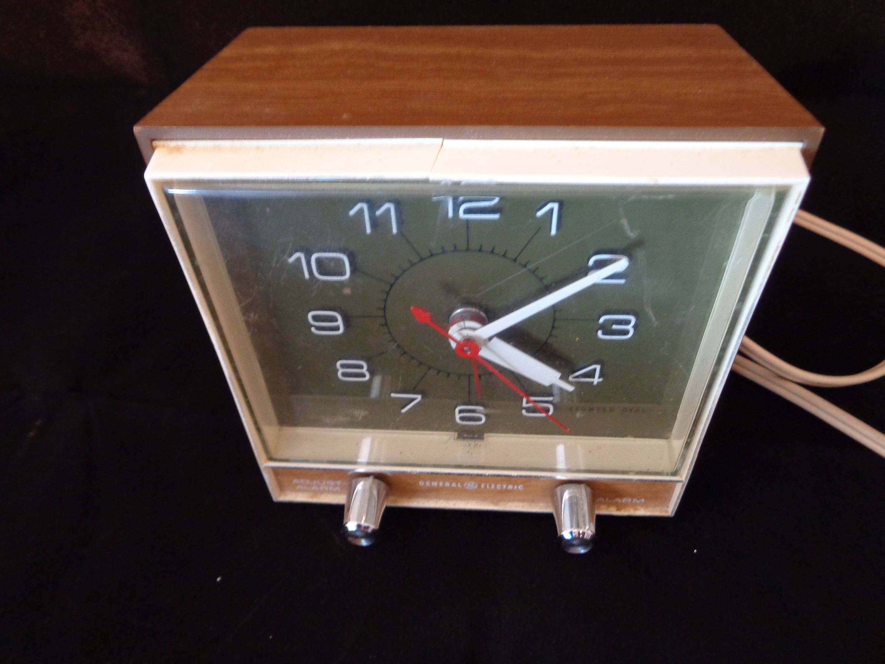 Vintage GE Adjust Alarm clock, model 7345K working condition 4'' x