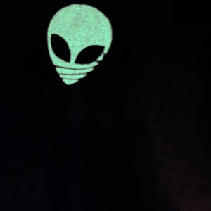 Alien enamel pin image 3