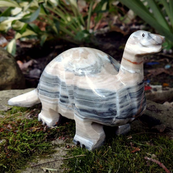 Small Black Onyx Stone Dinosaur Carved Dinosaur Statue Black and Gray Marble Dinosaur Decorations Boho Style Shabby Chic Hipster Decor