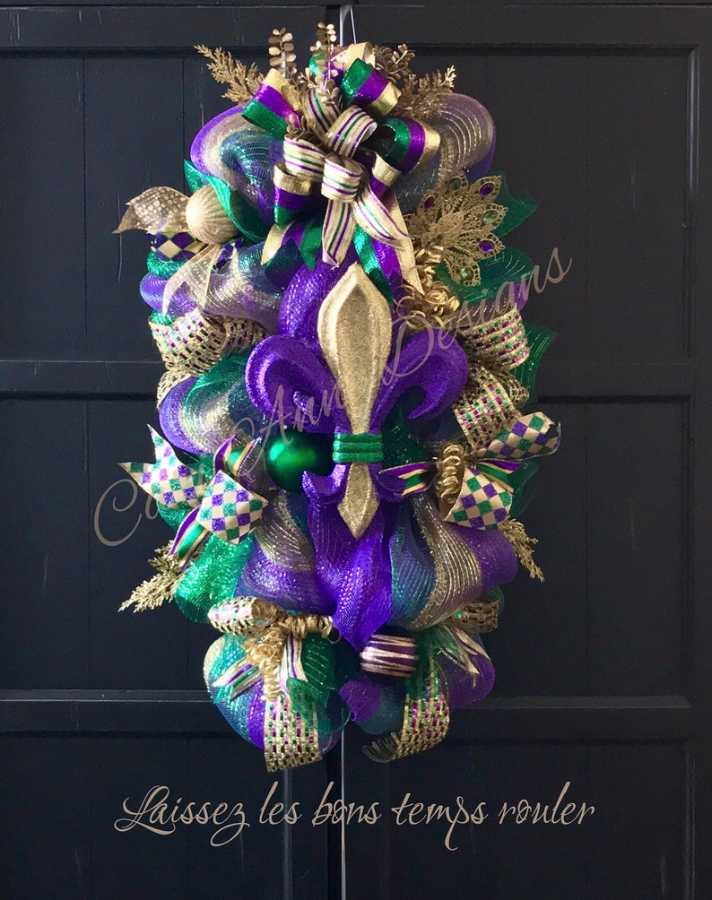 elegant mardi gras wreath
