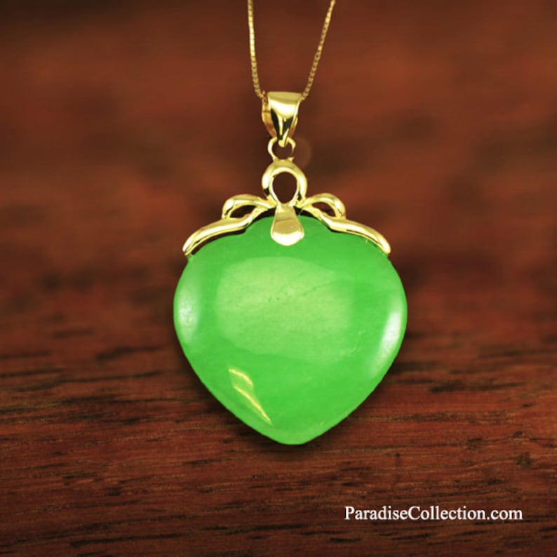 14KT Yellow Gold Hawaiian Palm Tree Bail with Peach Shaped Green Jade Pendant with 14K Yellow Gold Box Chain DYP301