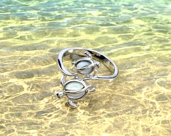 Sterling Silver Double Honu White MOP Ring (R540)