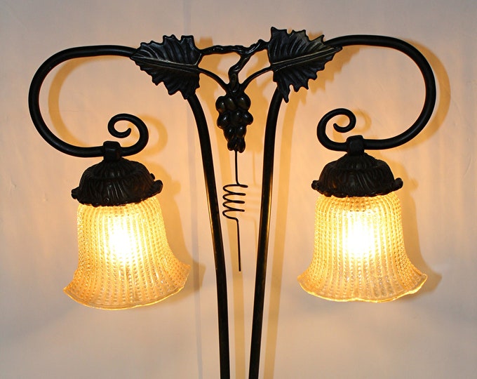 Vintage Grapevine Table Lamp With 2 Iridescent Beaded Ruffled Glass Shades
