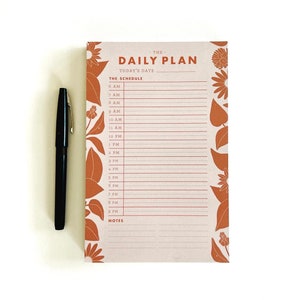 KWIATOWY PLAN DZIENNY Notatnik | 8,5” x 5,5” | Lista rzeczy do zrobienia | Planer dzienny na 2025 r. | Organizacja rodziny i osobista | Ilustrowany, kolorowy projekt