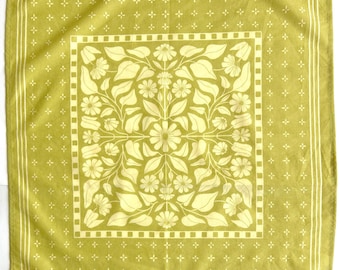 Bandana med prästkragar | Illustrerad blommönster | 100 % bomull | Lätt halsduk