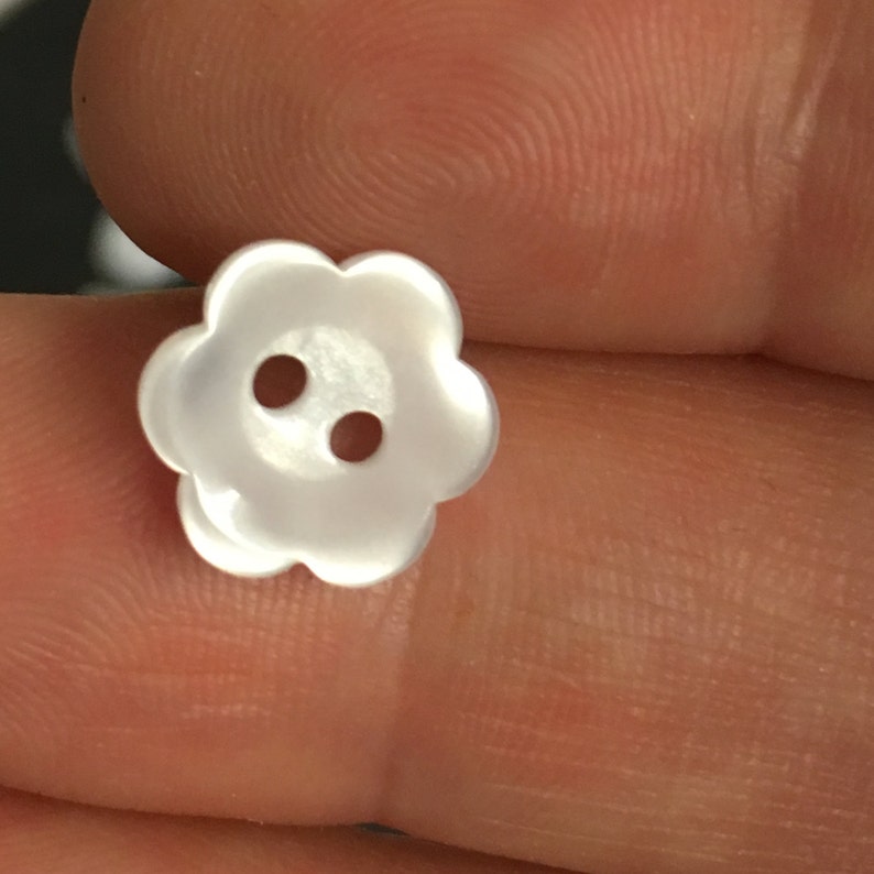 10 White Flower Buttons Flower Shaped Buttons 11mm Button Etsy UK