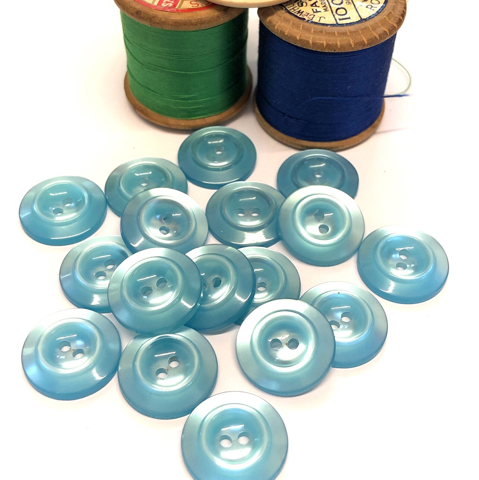 10 19mm 30L Round Opalescent Light Turquoise Buttons - Etsy