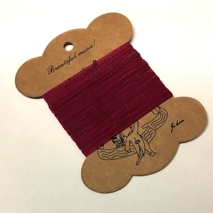 Organzalint bordeauxrood pruim: 15 mm doorzichtig knutsellint, 5 M