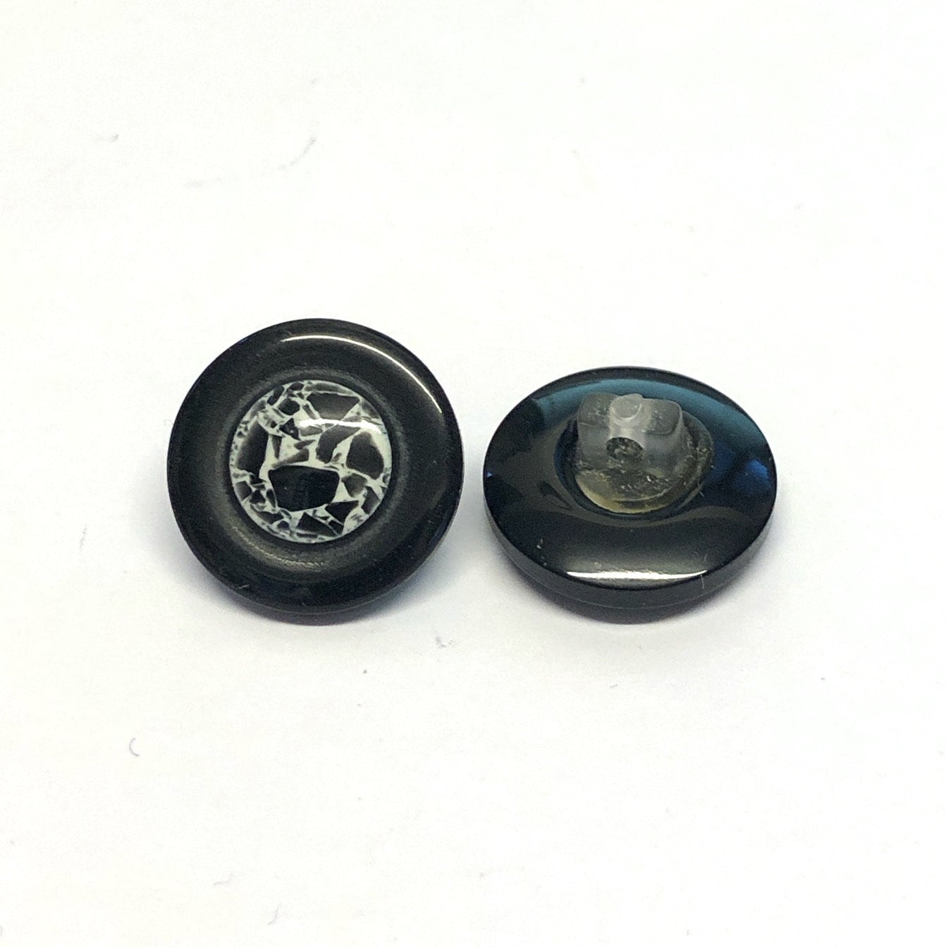 6 17mm 28L black shank buttons with a black and white Etsy