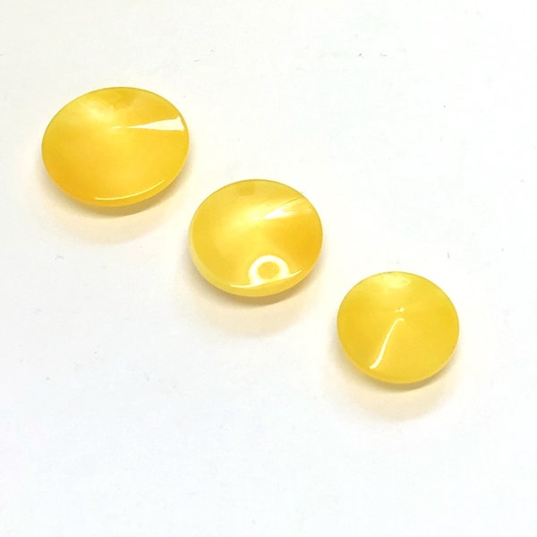 10, 20mm (32L), 18mm (28L) or 15mm (24L) yellow marble buttons, flying saucer buttons, yellow buttons, yellow disc buttons, sweater button