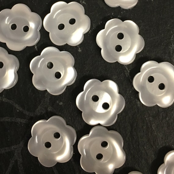 10 White Flower Buttons Flower Shaped Buttons 12mm Button