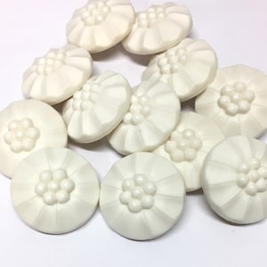 6 bottoni a fiori bianchi grossi da 26 mm (42 litri) con gambo posteriore, bottoni bianchi floreali, bottoni in resina da 26 mm, bottoni per costumi, bottoni retrò